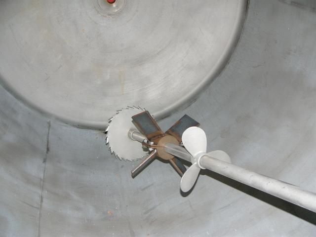 Rührwerksbehälter aus Edelstahl, Aufhängepratzen (3)