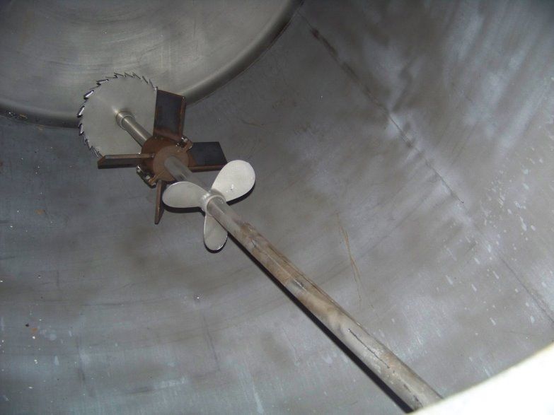 Stehender Rührwerkbehälter aus Edelstahl mit 4 Pra (5)