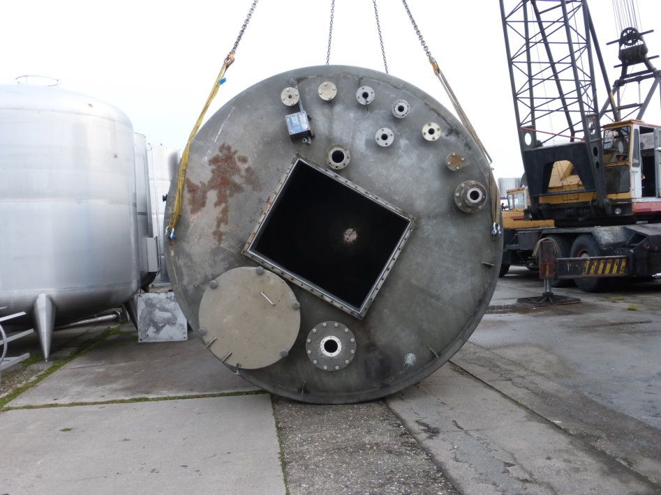 Lagersilo aus Edelstahl V2A, auf Tragring stehend (3)