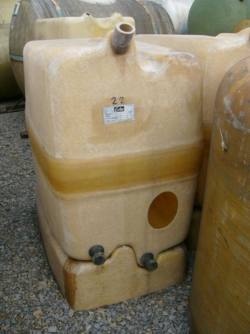 Kubischer Weinlagertank aus GFK (1)