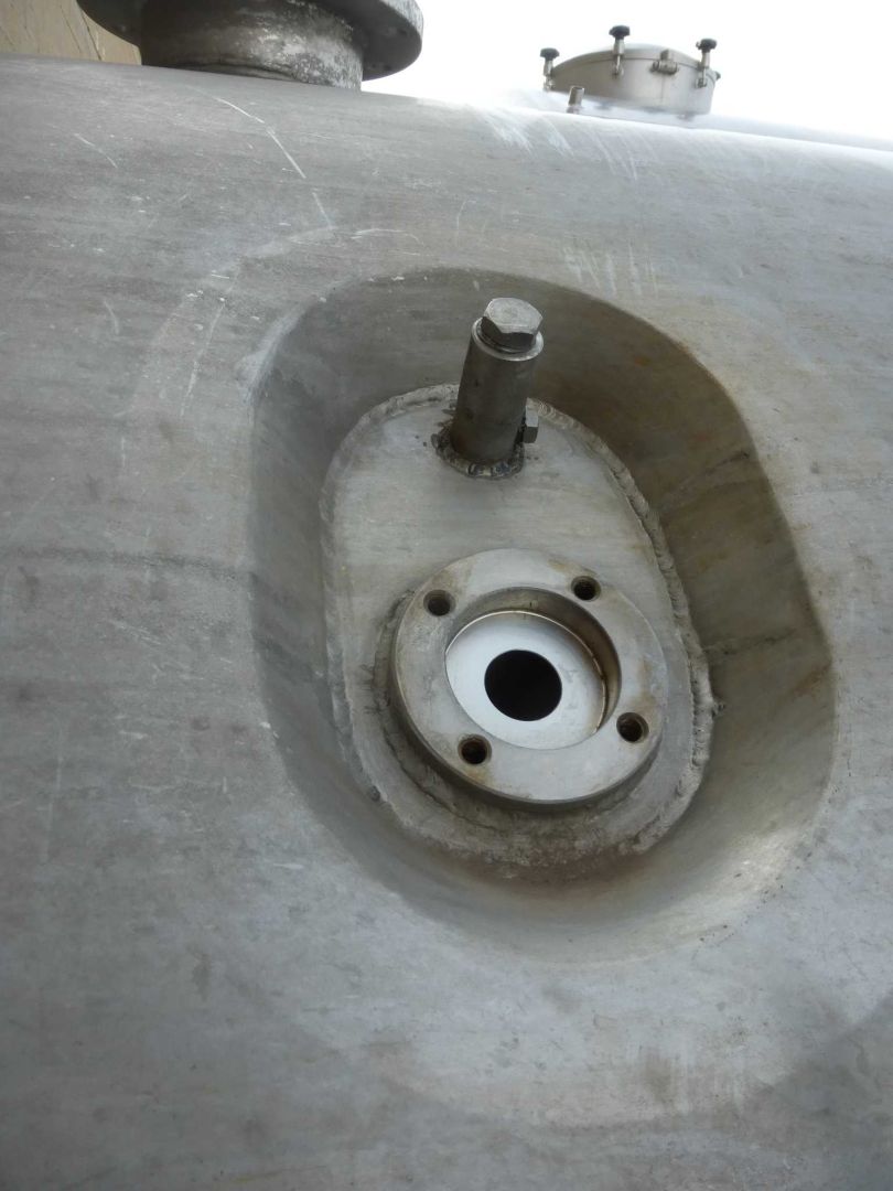 R&uuml;hrwerksbeh&auml;lter aus Edelstahl (V4A), isoliert (1)