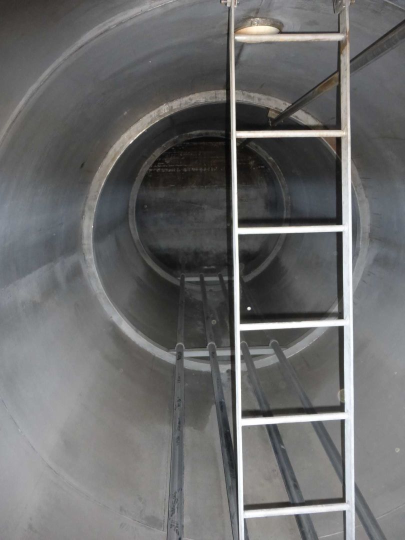 Lagerbehälter aus Edelstahl (V4A), isoliert (4)