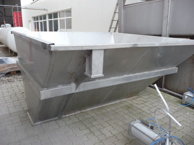 Trichterbehälter aus Edelstahl (2)