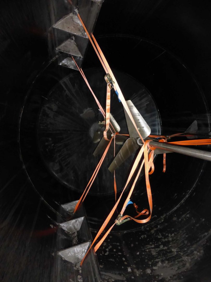 Rührwerksbehälter aus PE, auf Fußring stehend (3)