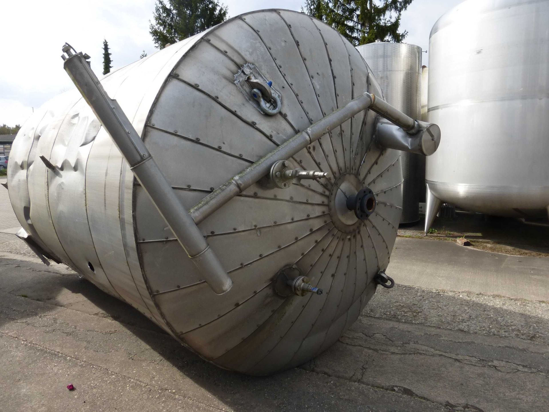 Druckbehälter aus Edelstahl (V4A), isoliert (2)