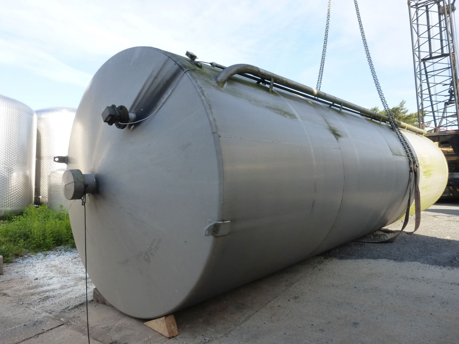 Lagersilo aus Aluminium, auf Fußring stehend (3)