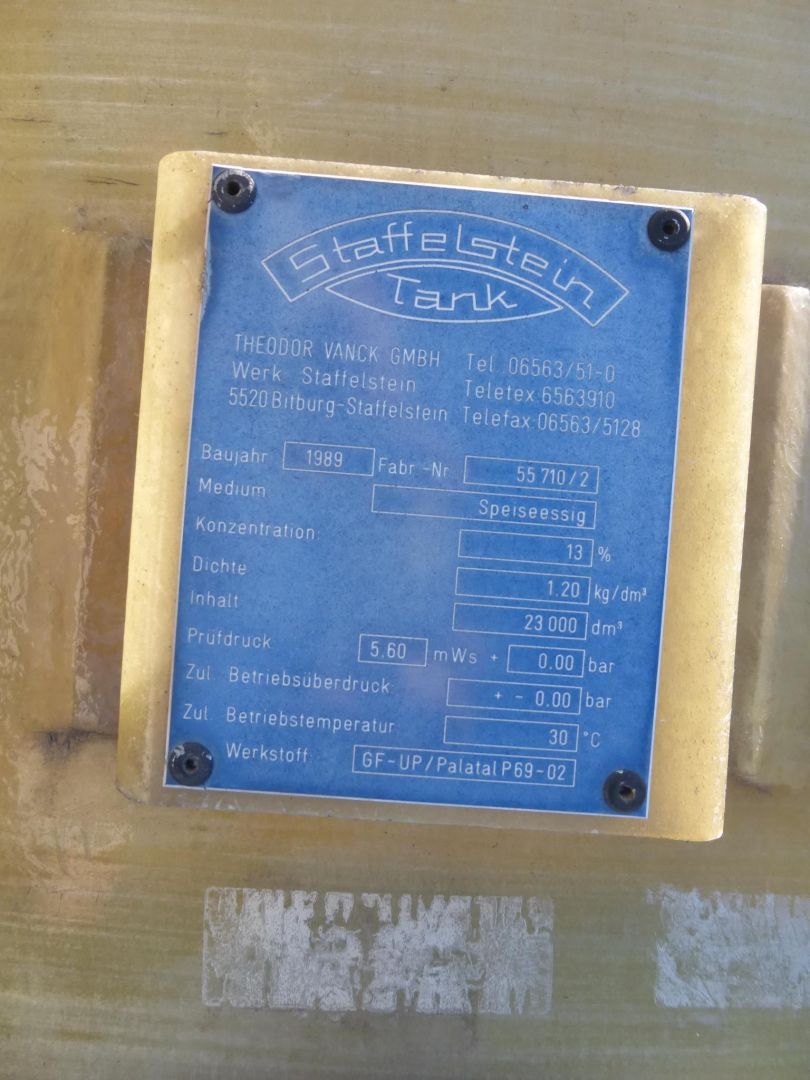 Lagerbehälter aus GFK, auf 6 Kegelfüßen (4)