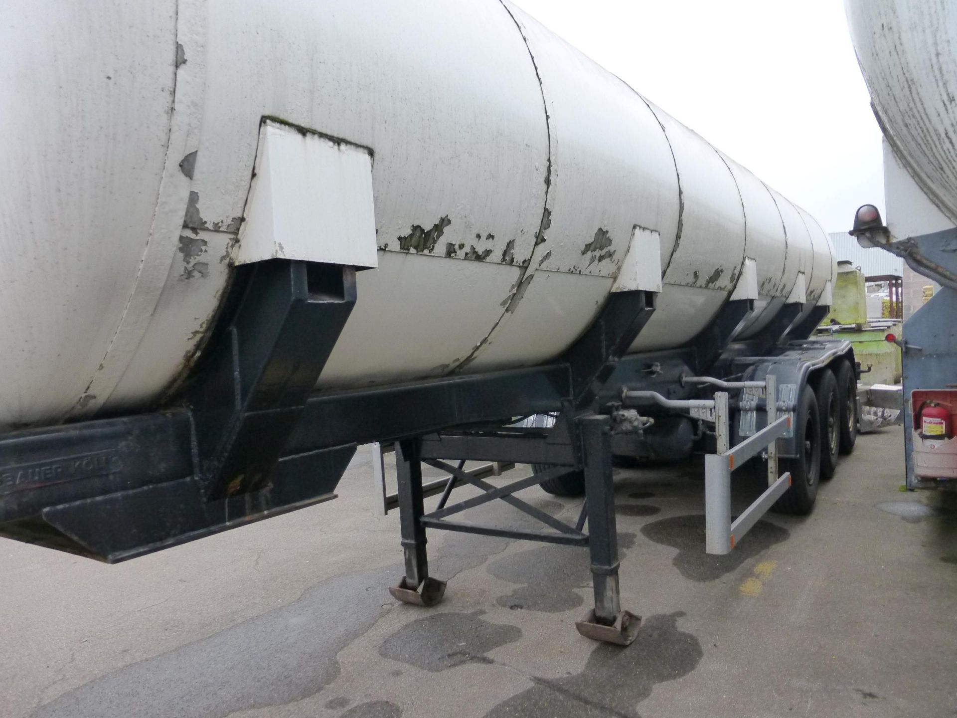 Tranksportbehälter aus Edelstahl, Sattelauflieger (3)