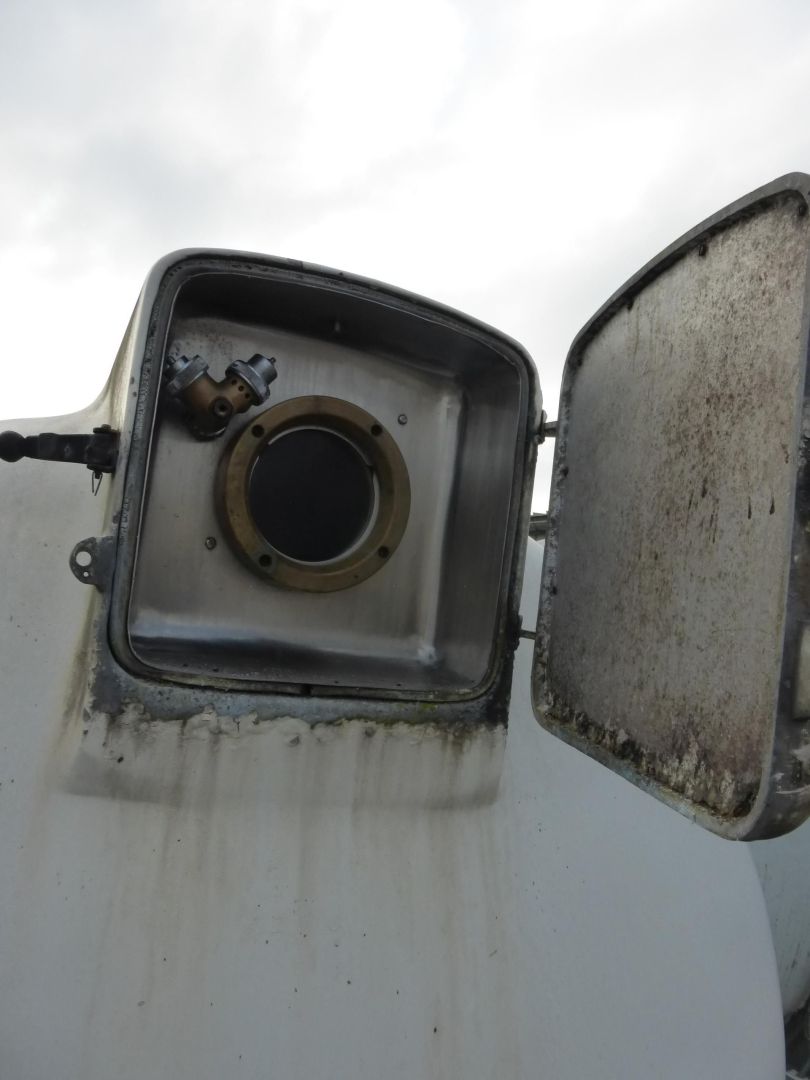 Tranksportbehälter aus Edelstahl, Sattelauflieger (5)