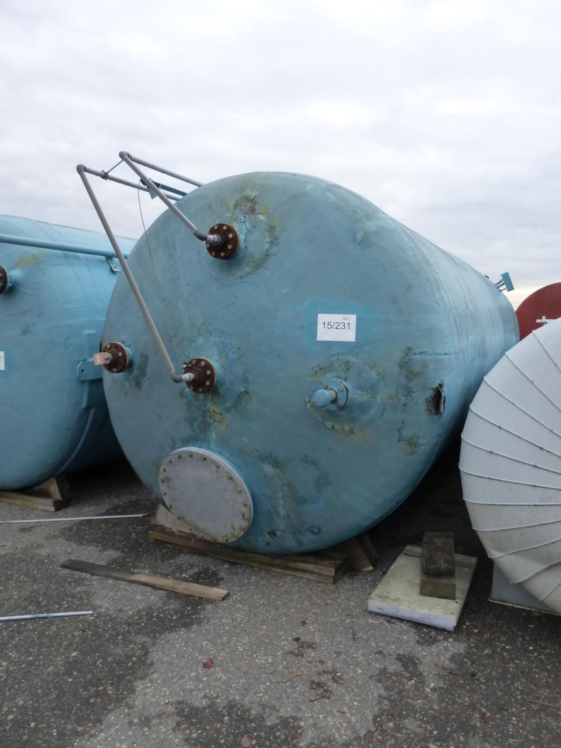 Lagerbehälter aus GFK, auf Fußring stehend (4)