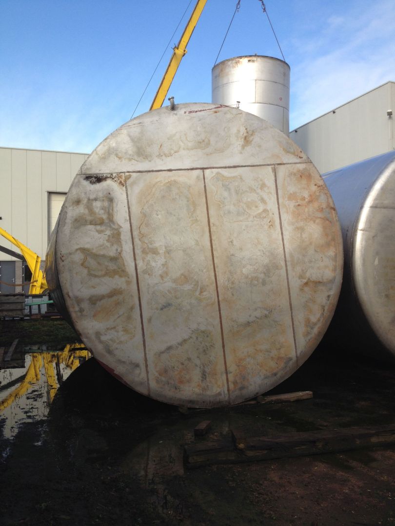 Rührwerksbehälter aus Edelstahl, schräger Boden (2)