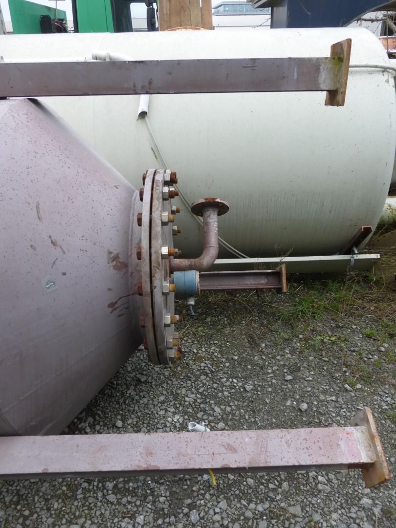 Lagerbehälter aus Stahl, auf 3 Profilfüßen stehend (2)