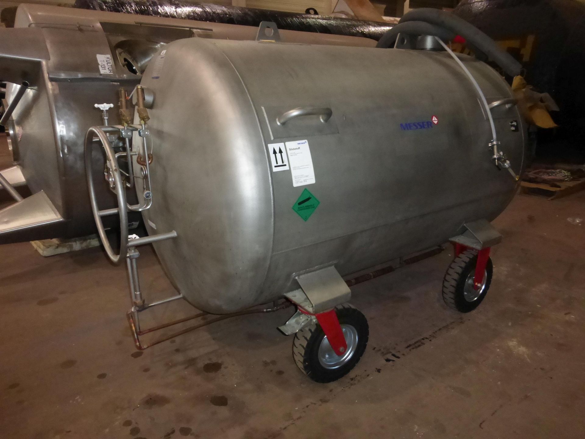 Druckbeh&auml;lter aus Edelstahl, vakuum-superisoliert (1)