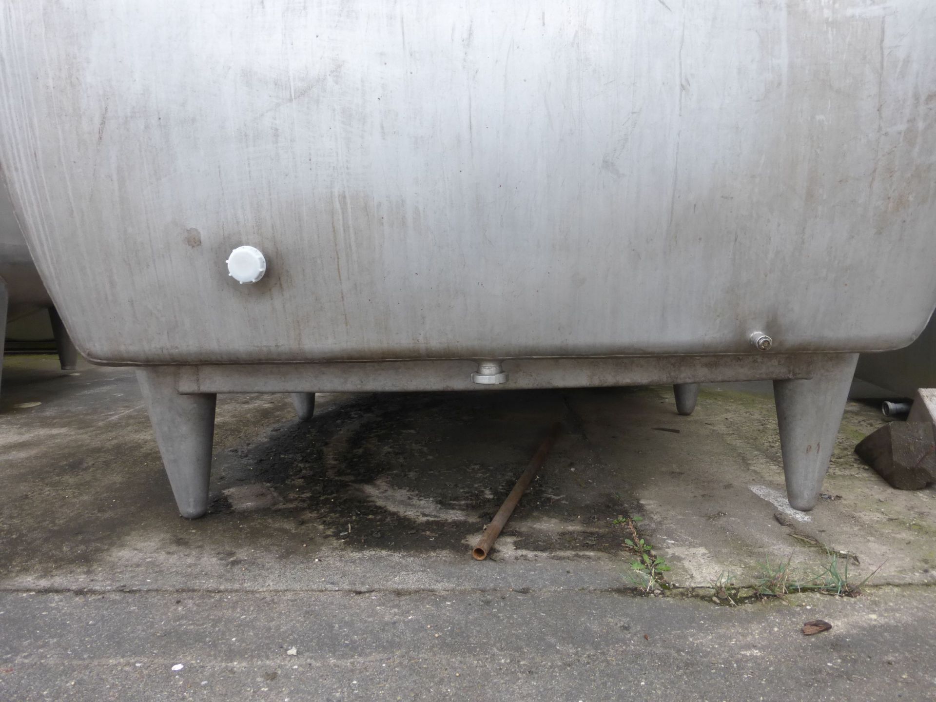 Lagerbehälter aus Edelstahl (V2A), mit Rührwerk (3)