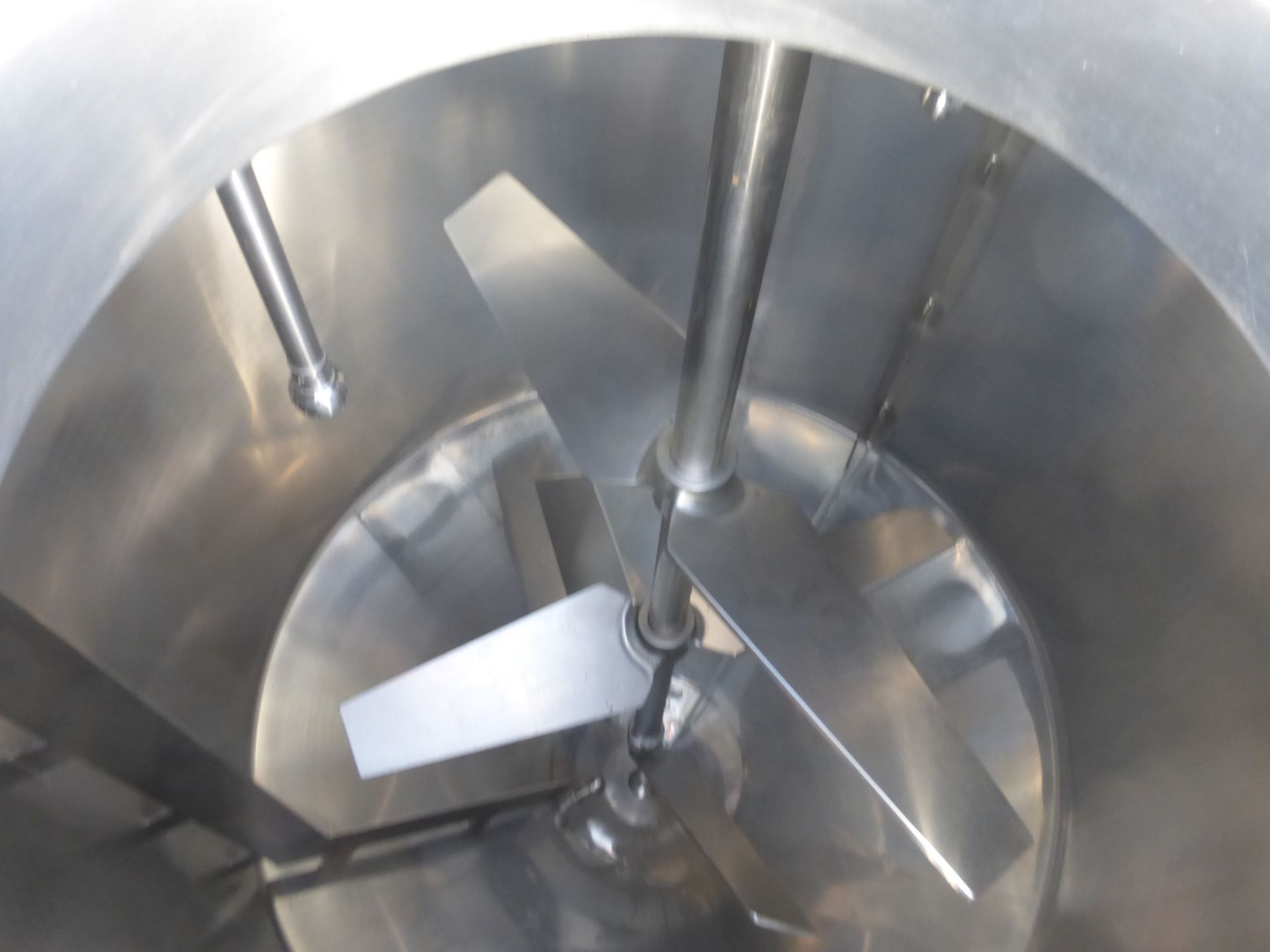 Edelstahl-Rührwerkbehälter aus V4A (3)