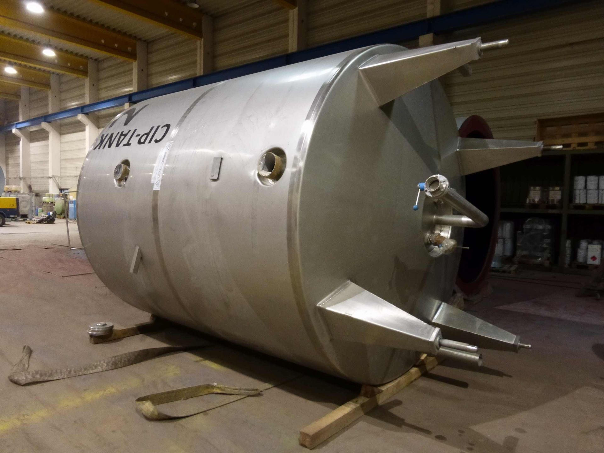 Lagerbehälter aus Edelstahl V4A, CIP-Tanks, isol. (2)