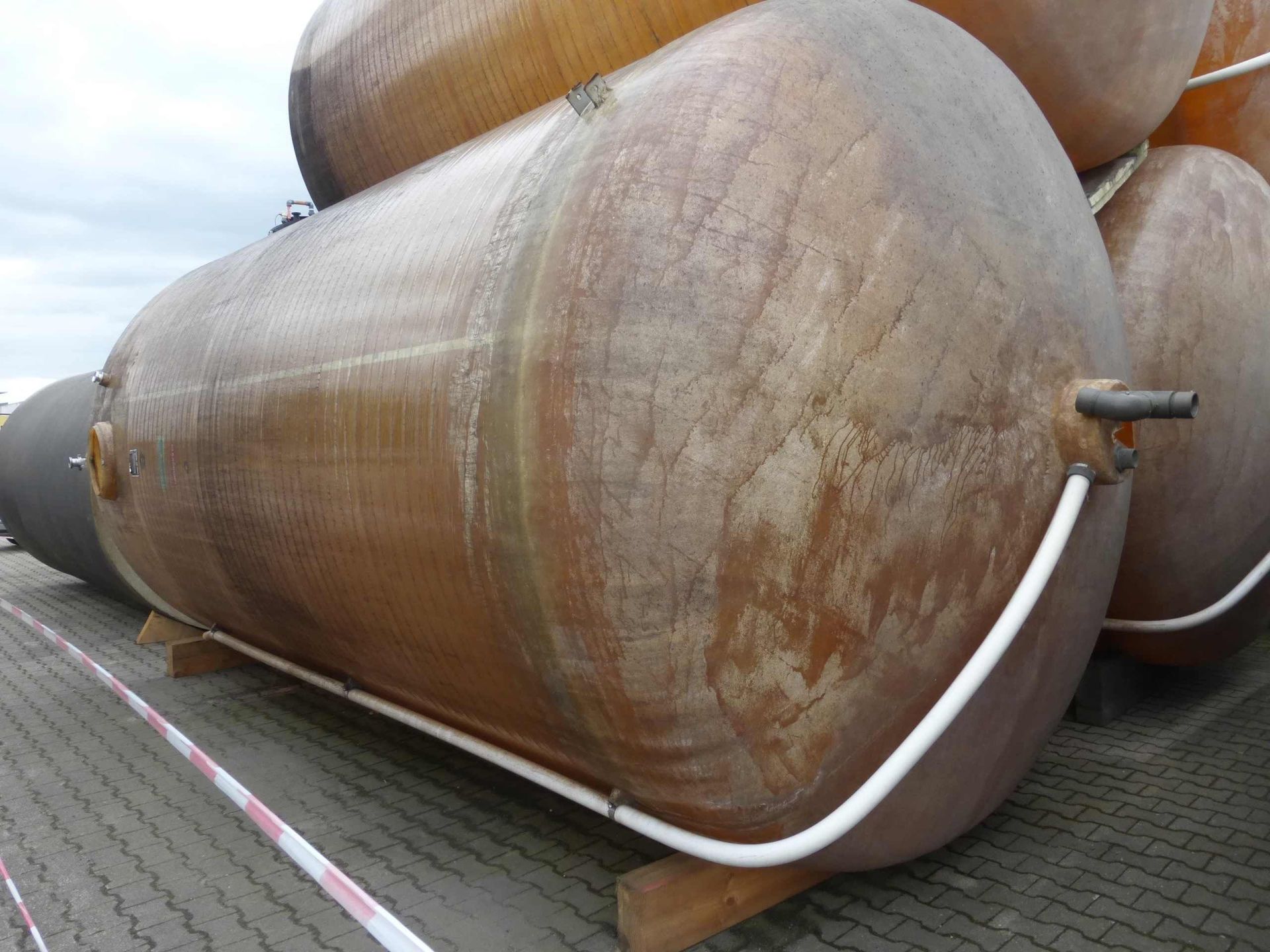 Lagerbehälter aus GFK, Weinlagertanks stehend (4)