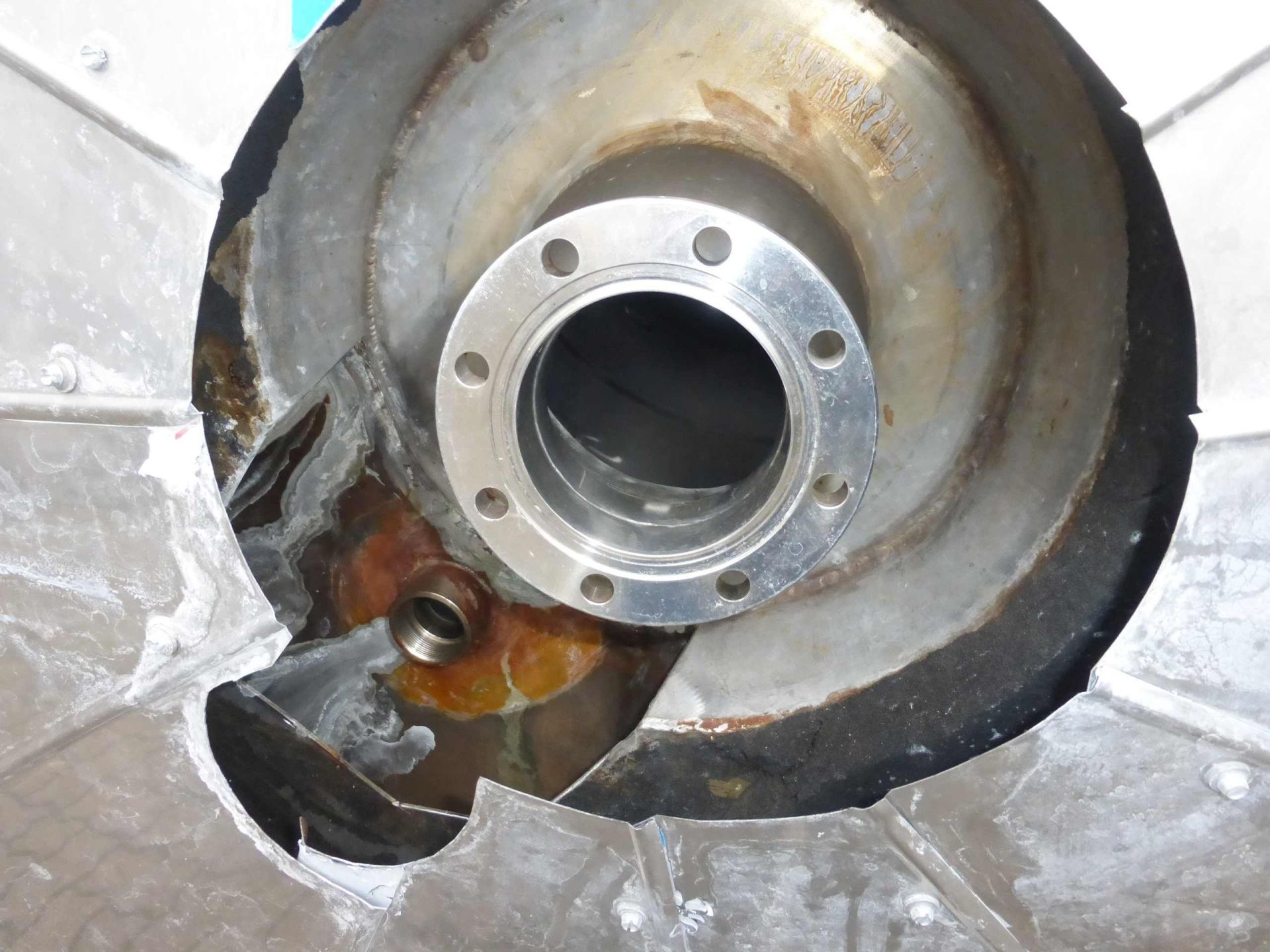 Lagerbehälter aus Edelstahl (V4A), isoliert (3)