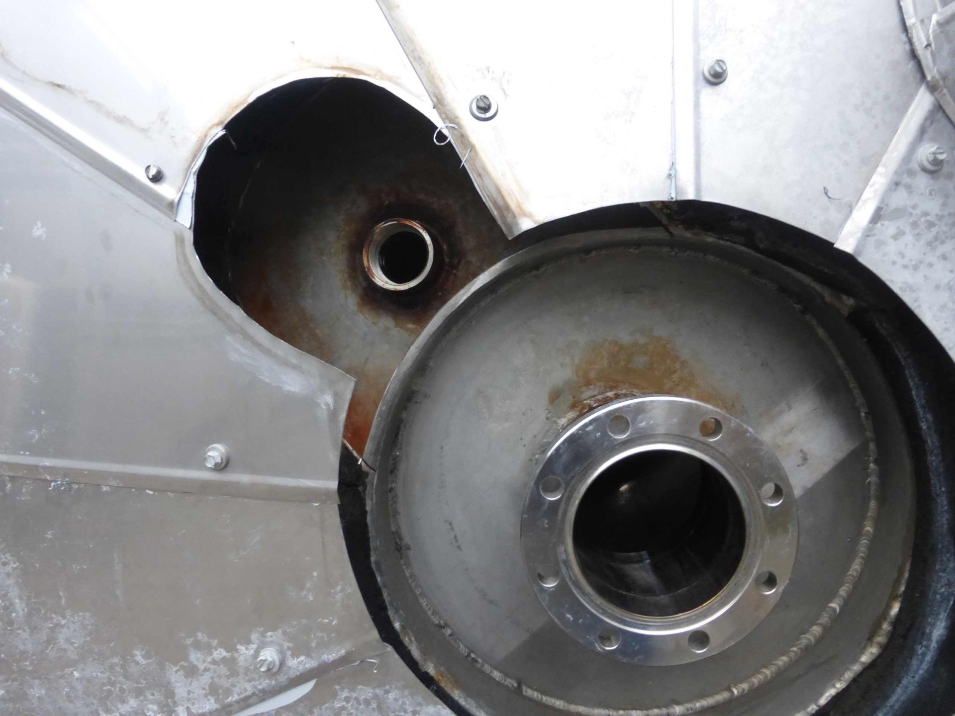 Lagerbehälter aus Edelstahl (V4A), isoliert (4)