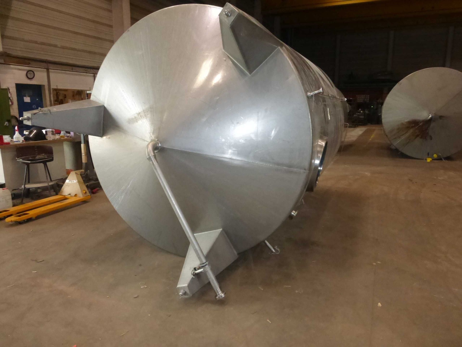 Lagerbehälter aus Edelstahl (V2A), stehend (2)