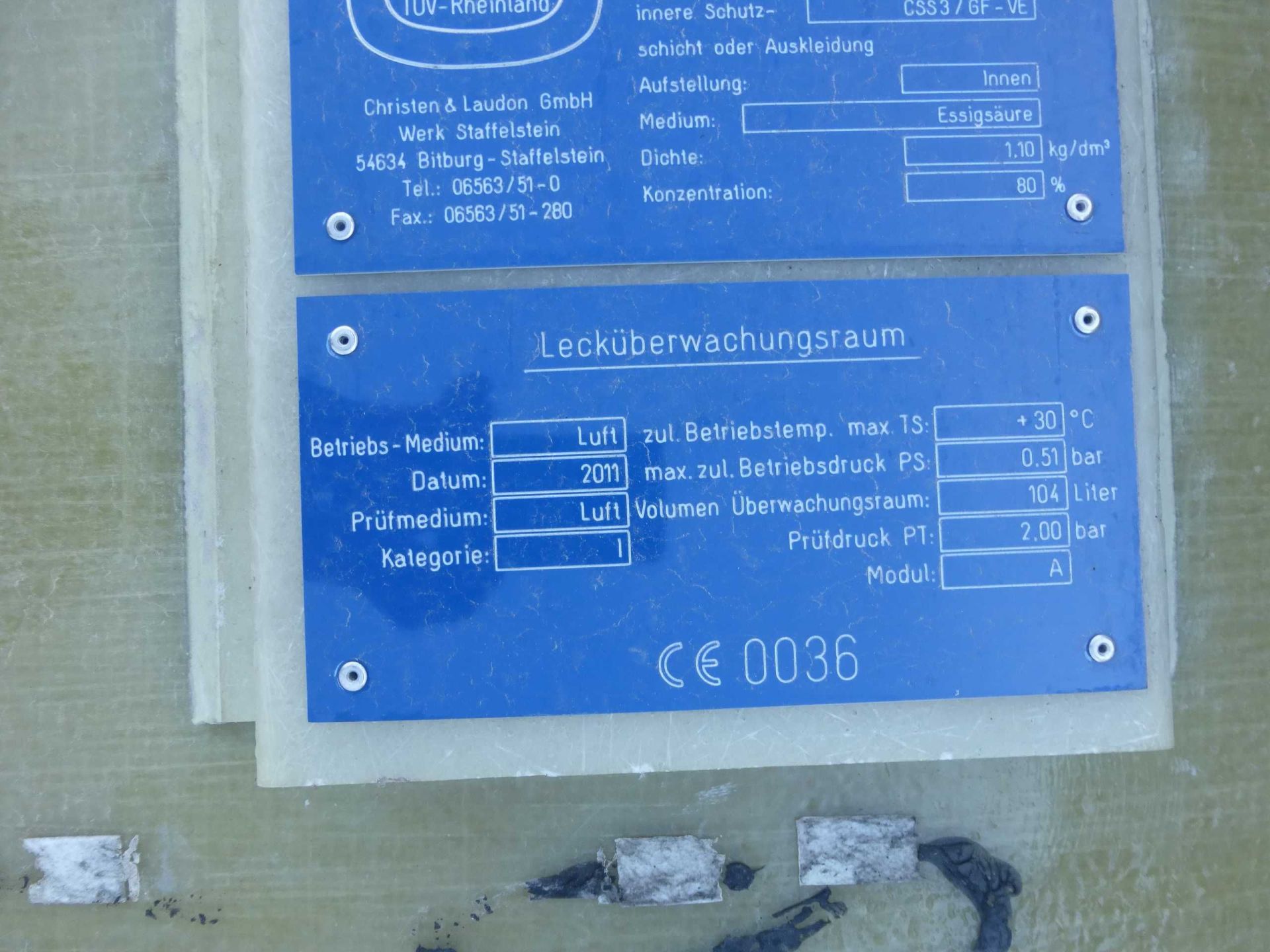 Lagerbehälter aus GFK, doppelwandig, Flachboden (2)