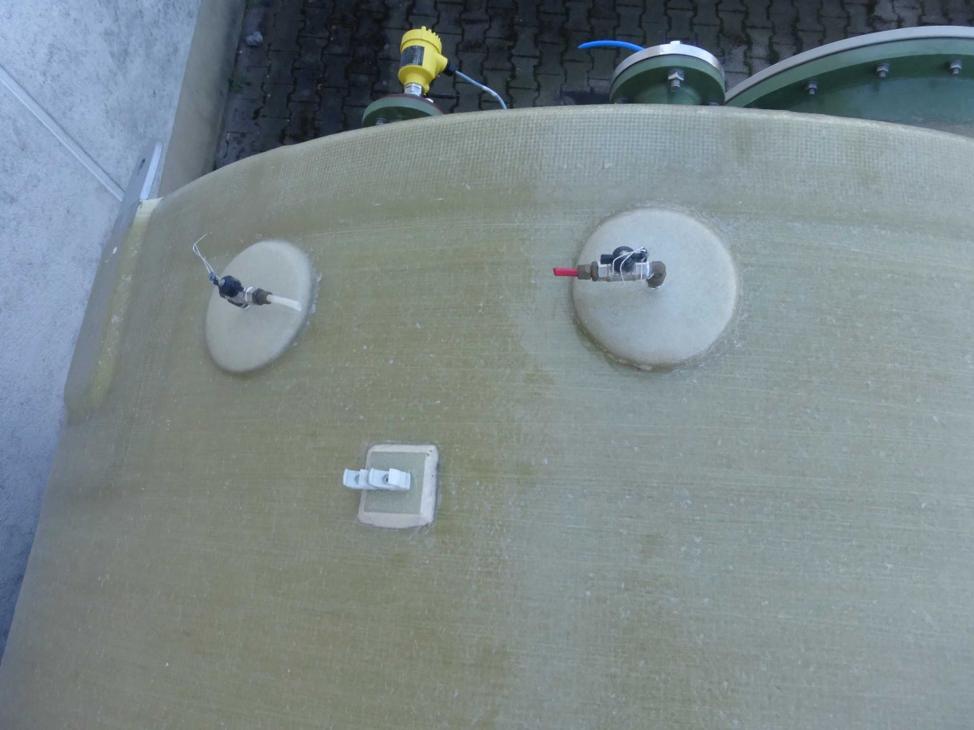 Lagerbehälter aus GFK, doppelwandig, Flachboden (4)