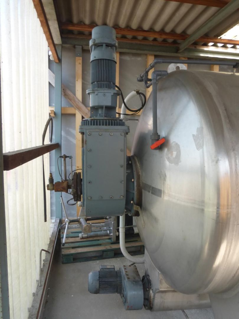 Rührwerksbehälter aus Edelstahl (V2A), liegend (5)