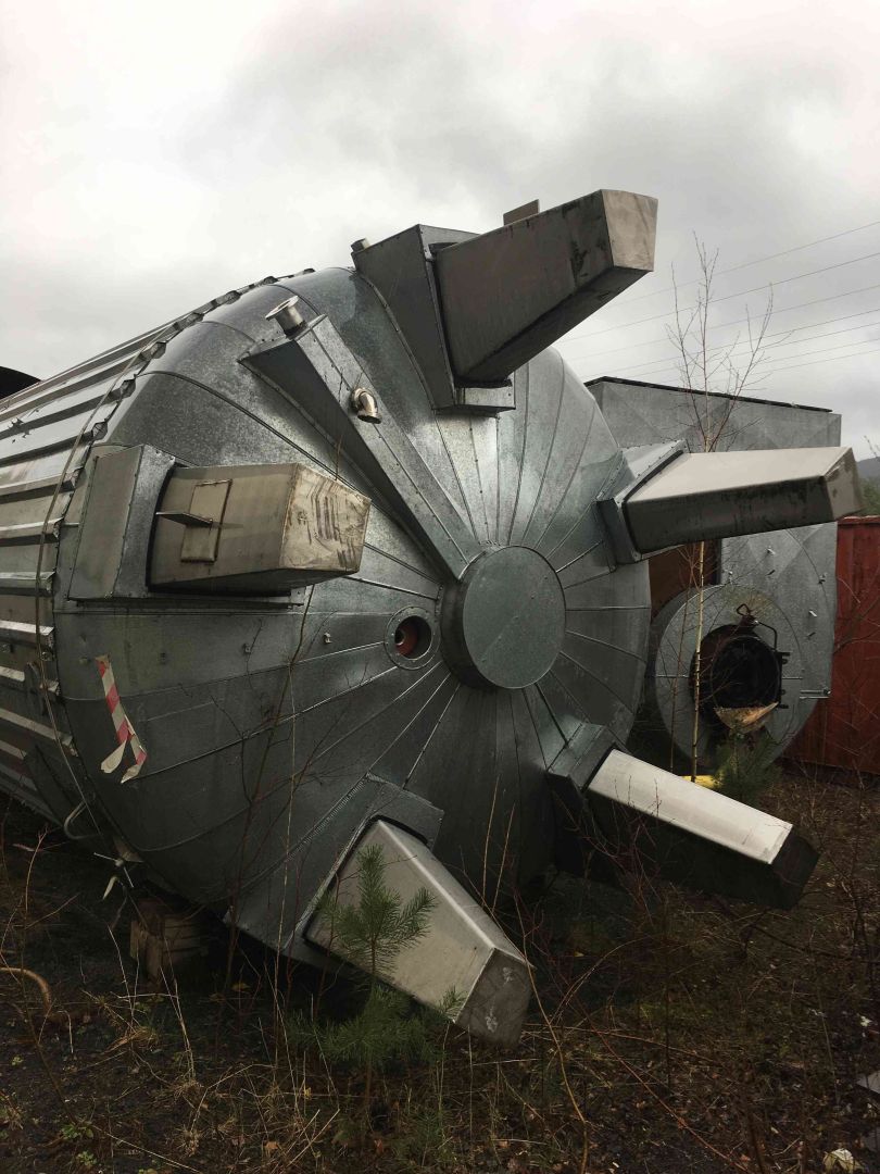 Lagerbehälter aus Edelstahl (V2A) stehend isoliert (4)