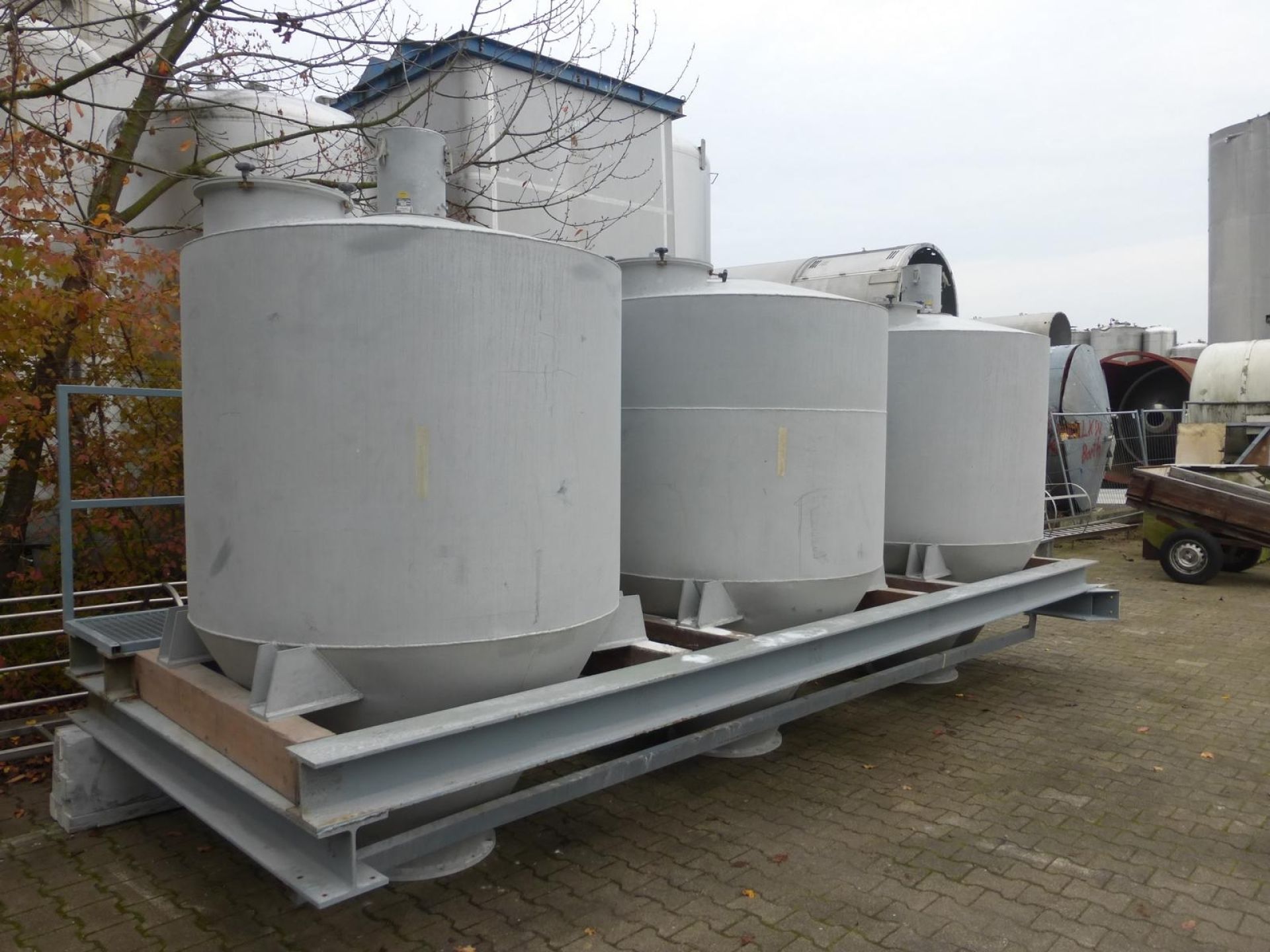 Lagersilos aus Aluminium, (Kunststoffgranulat) (1)