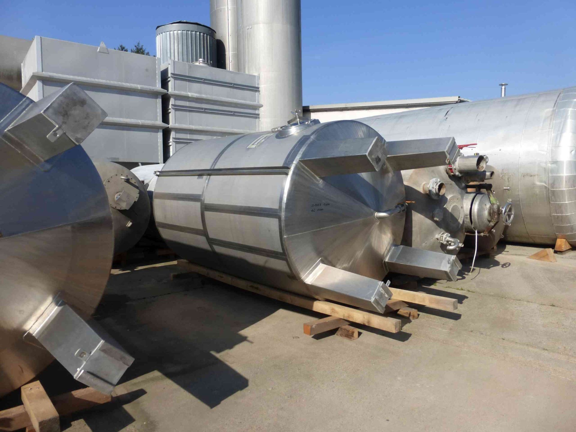 Lagerbehälter aus Edelstahl (V2A), stehend (2)