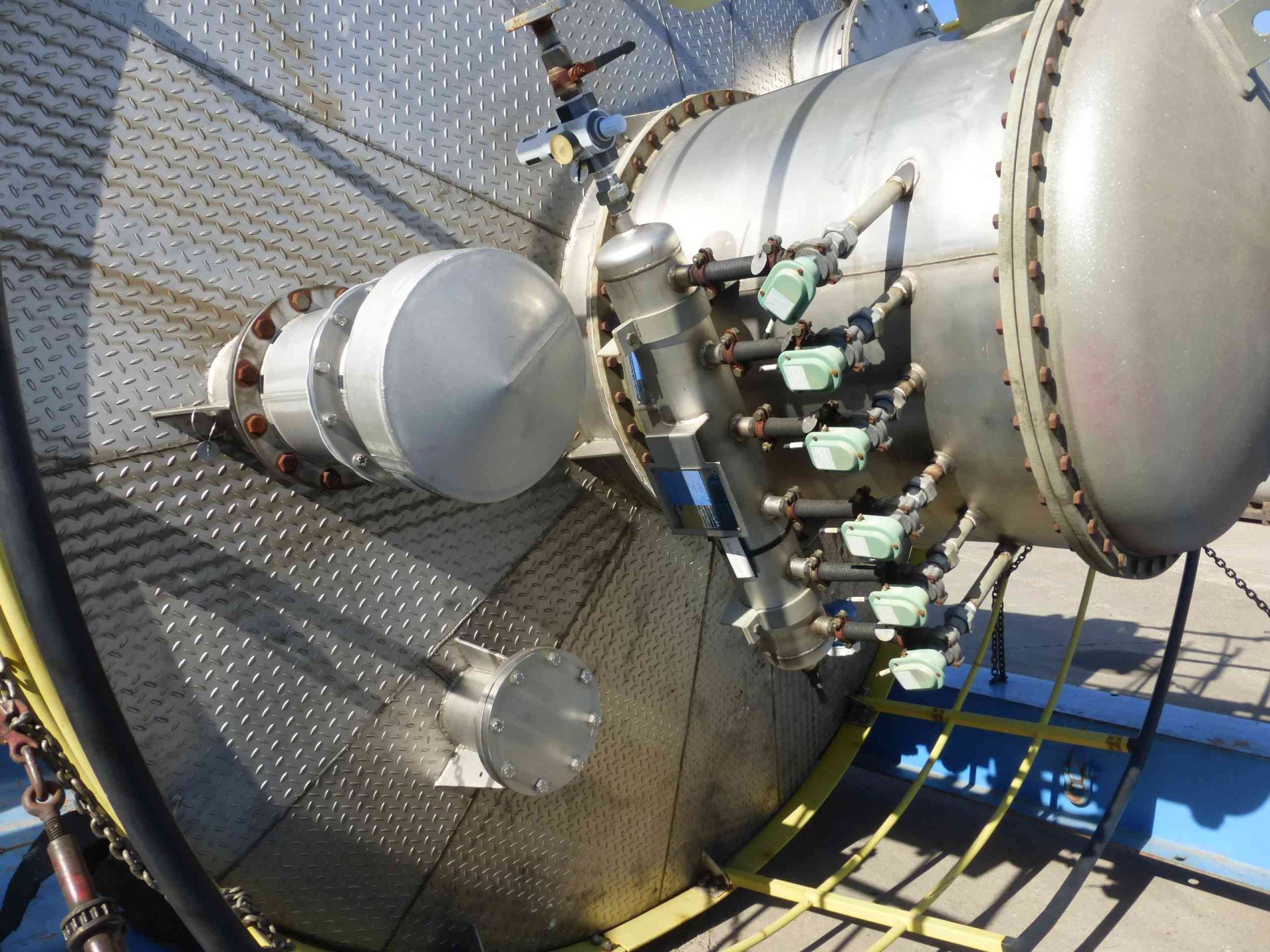 Lagersilo aus Edelstahl, Kunststoffgranulat-Silo (2)