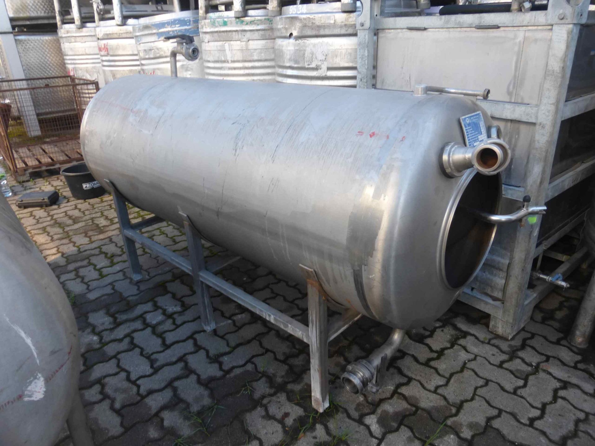 Druckbeh&auml;lter aus Edelstahl V2A, liegend (1)