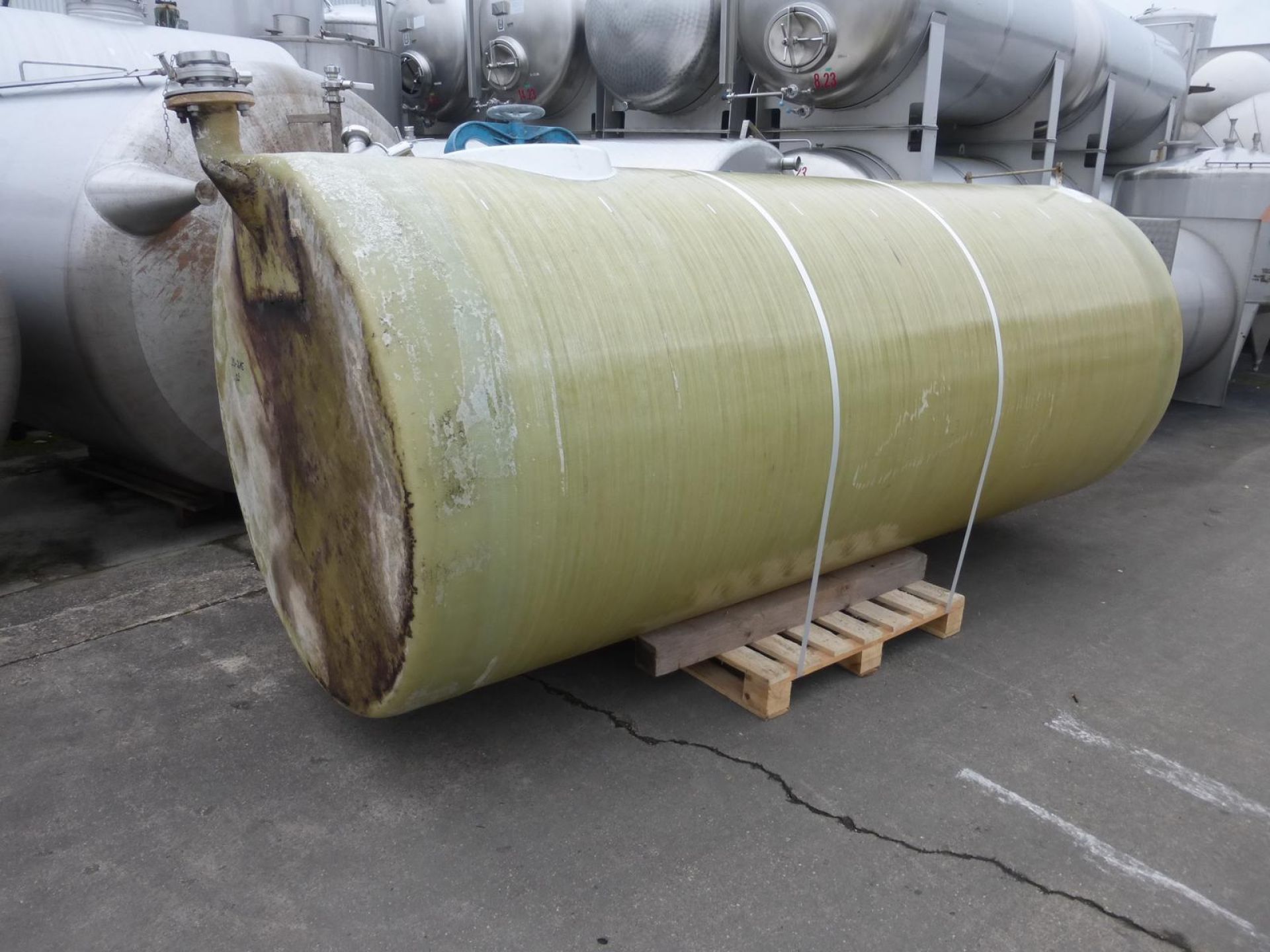 Lagerbeh&auml;lter aus GFK, Flachboden, 3,5% Gef&auml;lle (1)