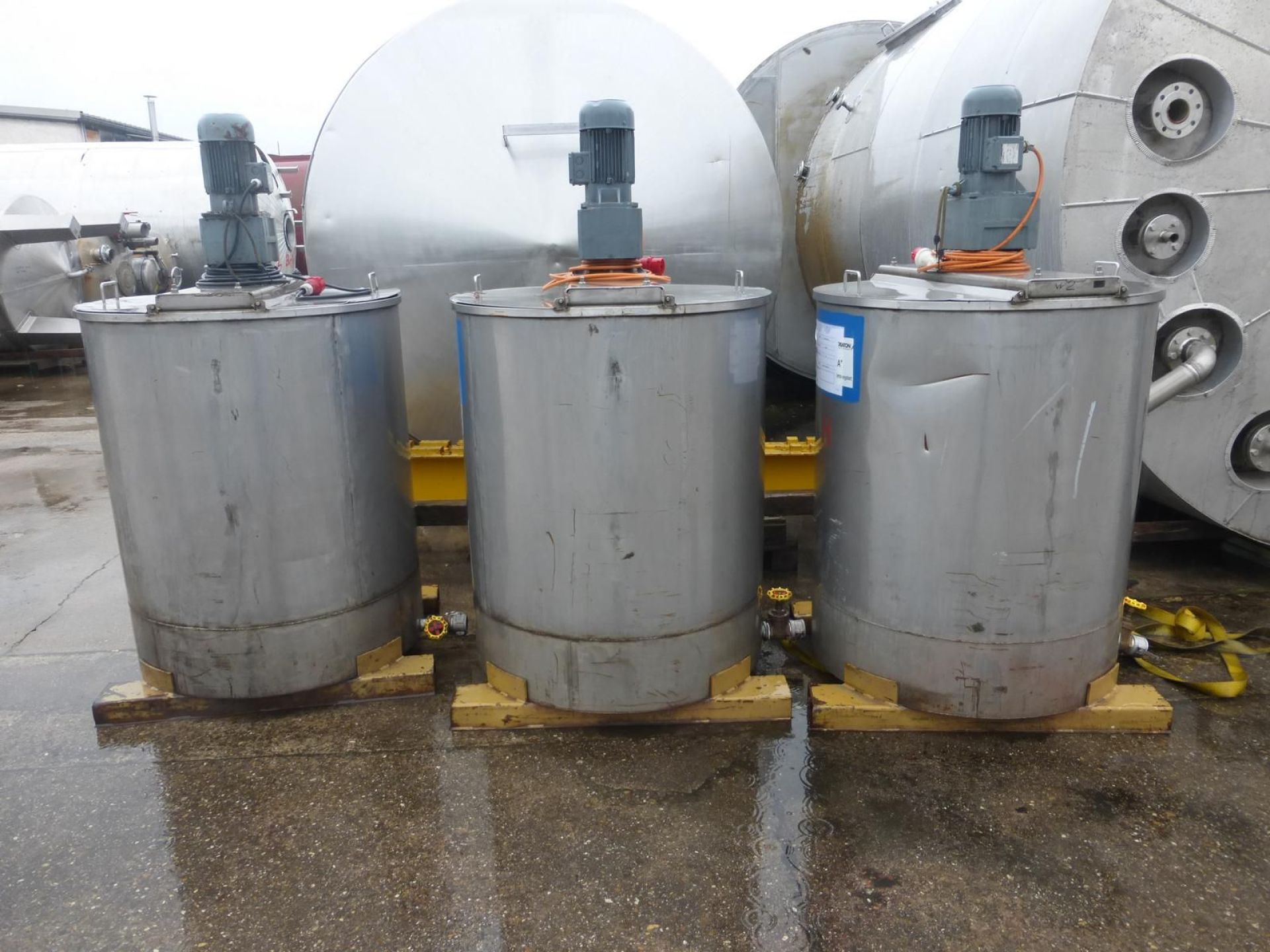 Rührwerksbehälter aus Edelstahl (V2A), stehend (4)