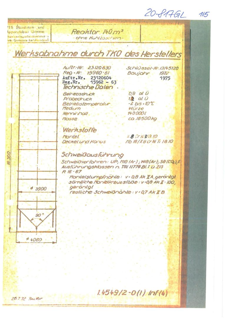 Druckbeh&auml;lter aus Edelstahl, stehend, isoliert (1)