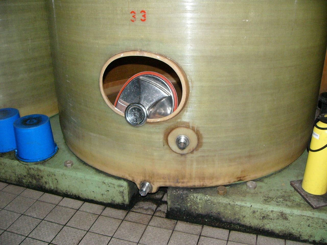 GFK - Flachbodenbehälter -gebraucht- Behälter unte (4)