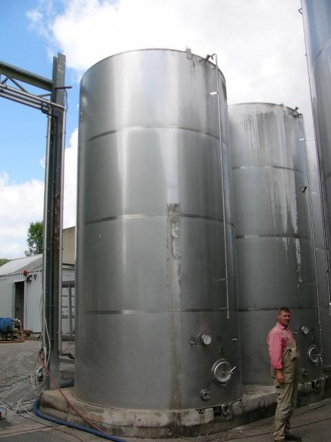 Edelstahl-Flachbodenbehälter aus V2A (2)