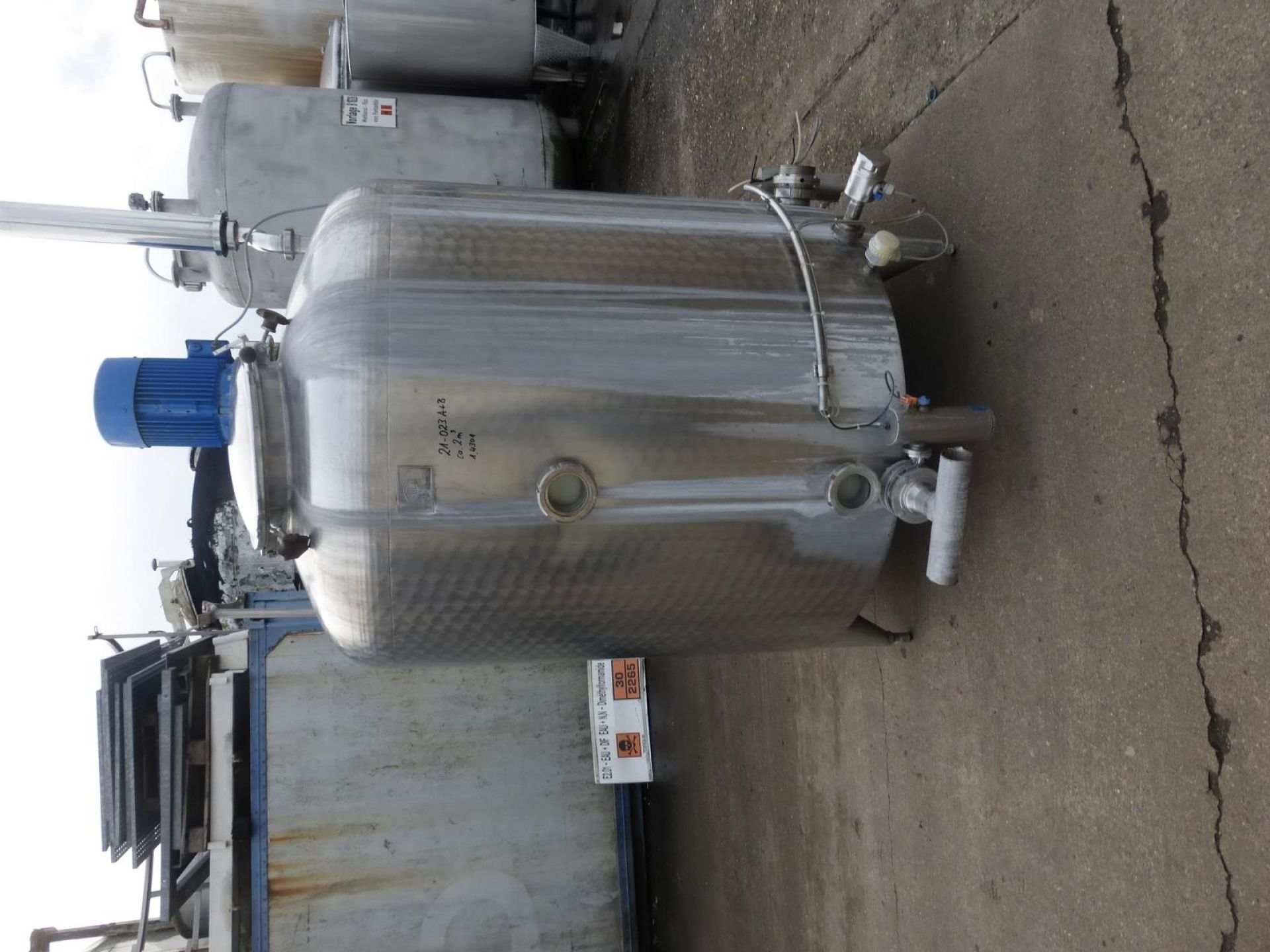 R&uuml;hrwerksbeh&auml;lter aus Edelstahl (V2A), stehend (1)