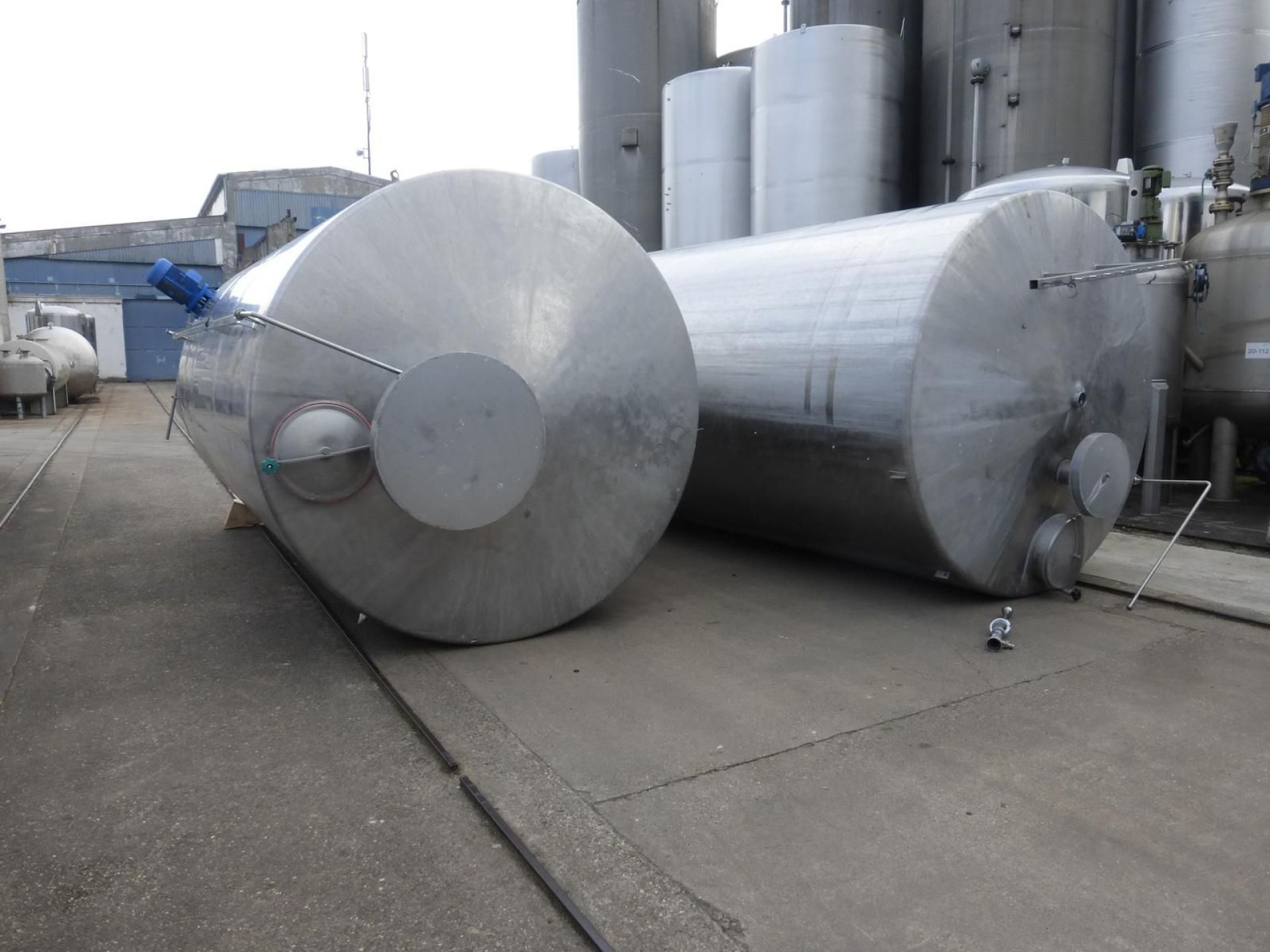 Edelstahl-Rührwerkbehälter aus V2A, stehend (4)