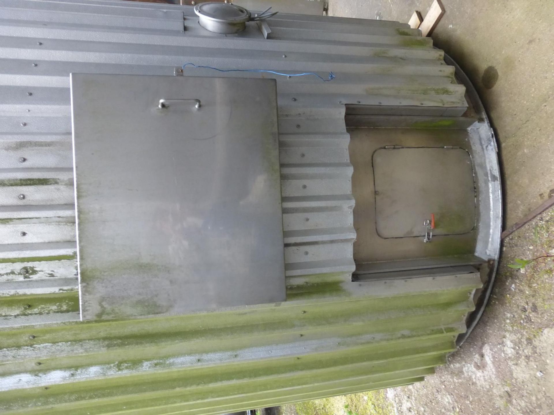 Druckbehälter aus Edelstahl V2A, isoliert (4)