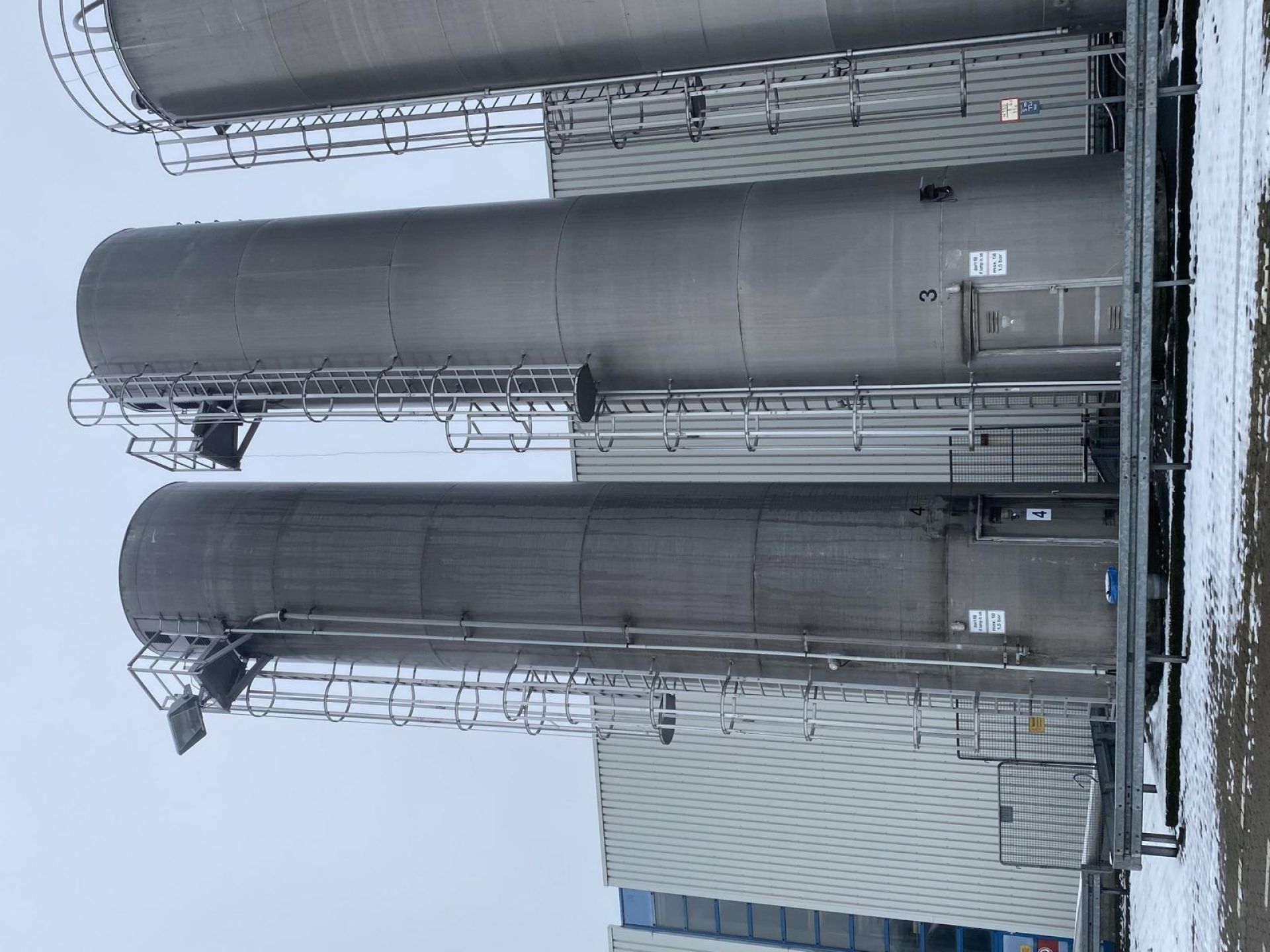 Aluminiumsilo mit langer Standzarge + Filterhaus (1)