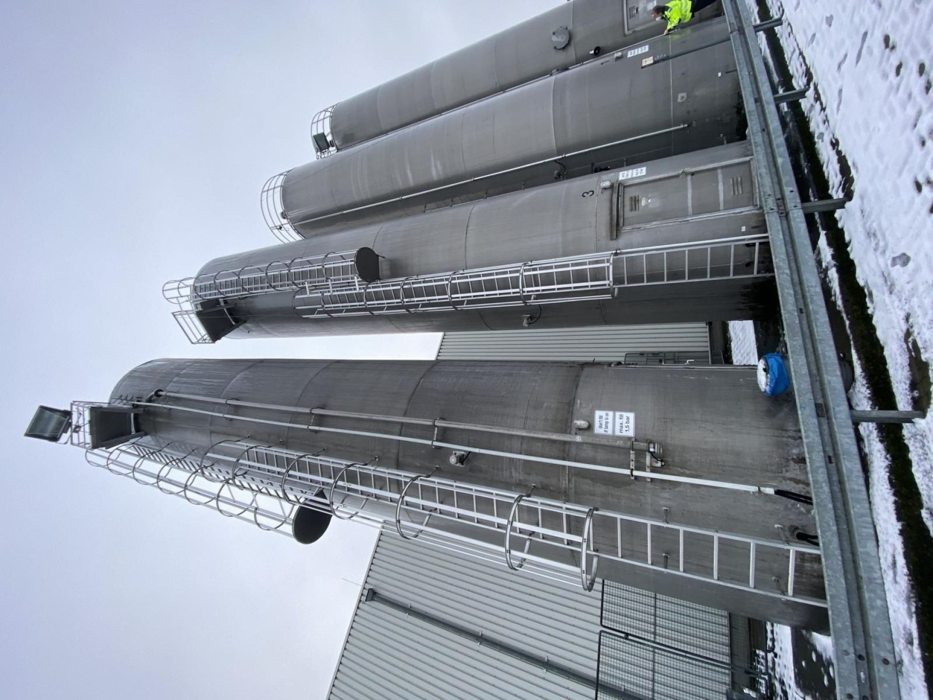 Aluminiumsilo mit langer Standzarge + Filterhaus (2)