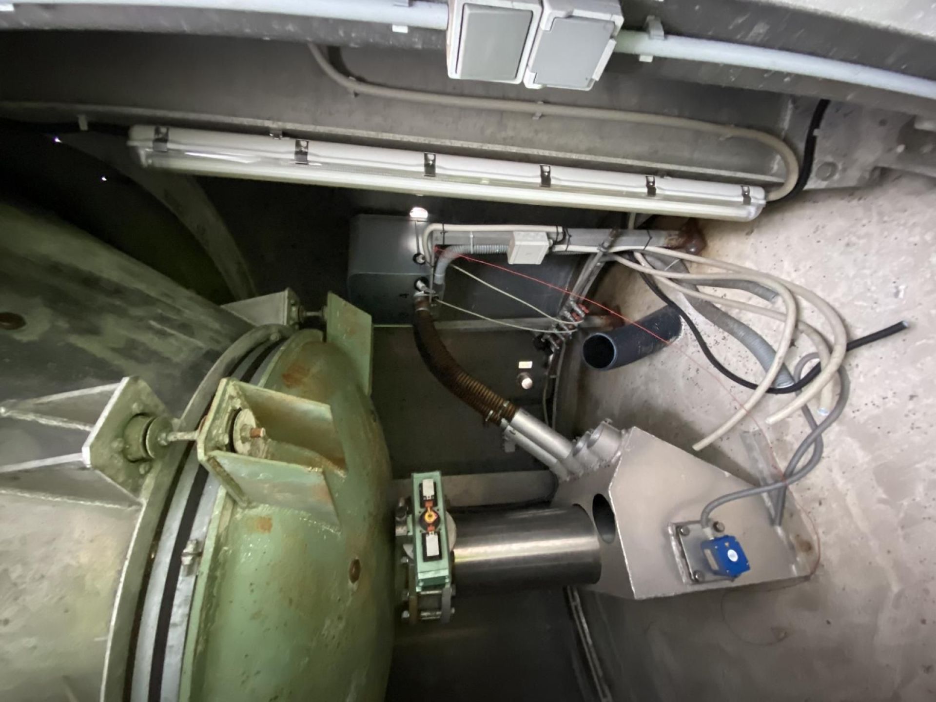 Aluminiumsilo mit langer Standzarge + Filterhaus (3)