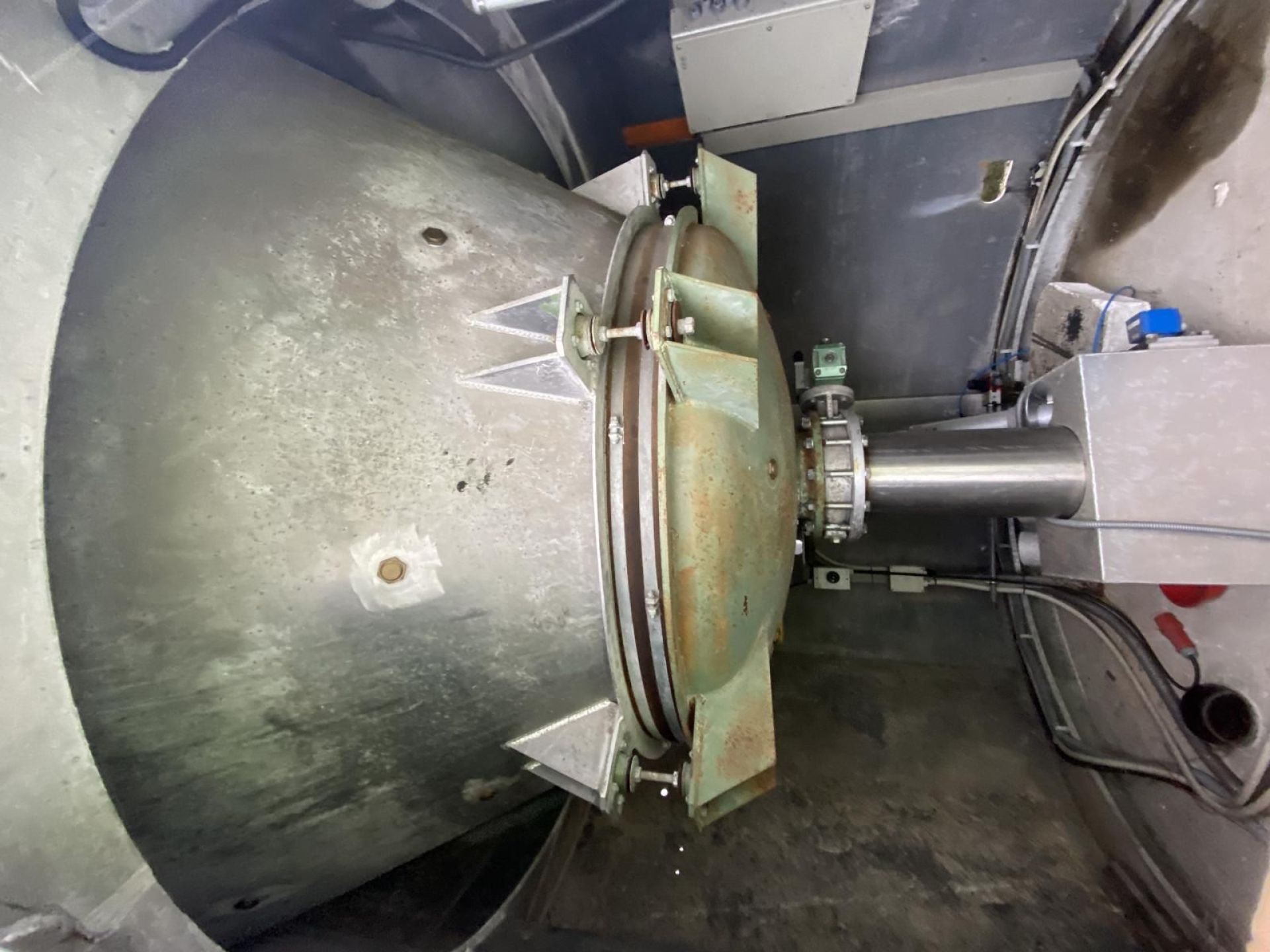 Aluminiumsilo mit langer Standzarge + Filterhaus (4)