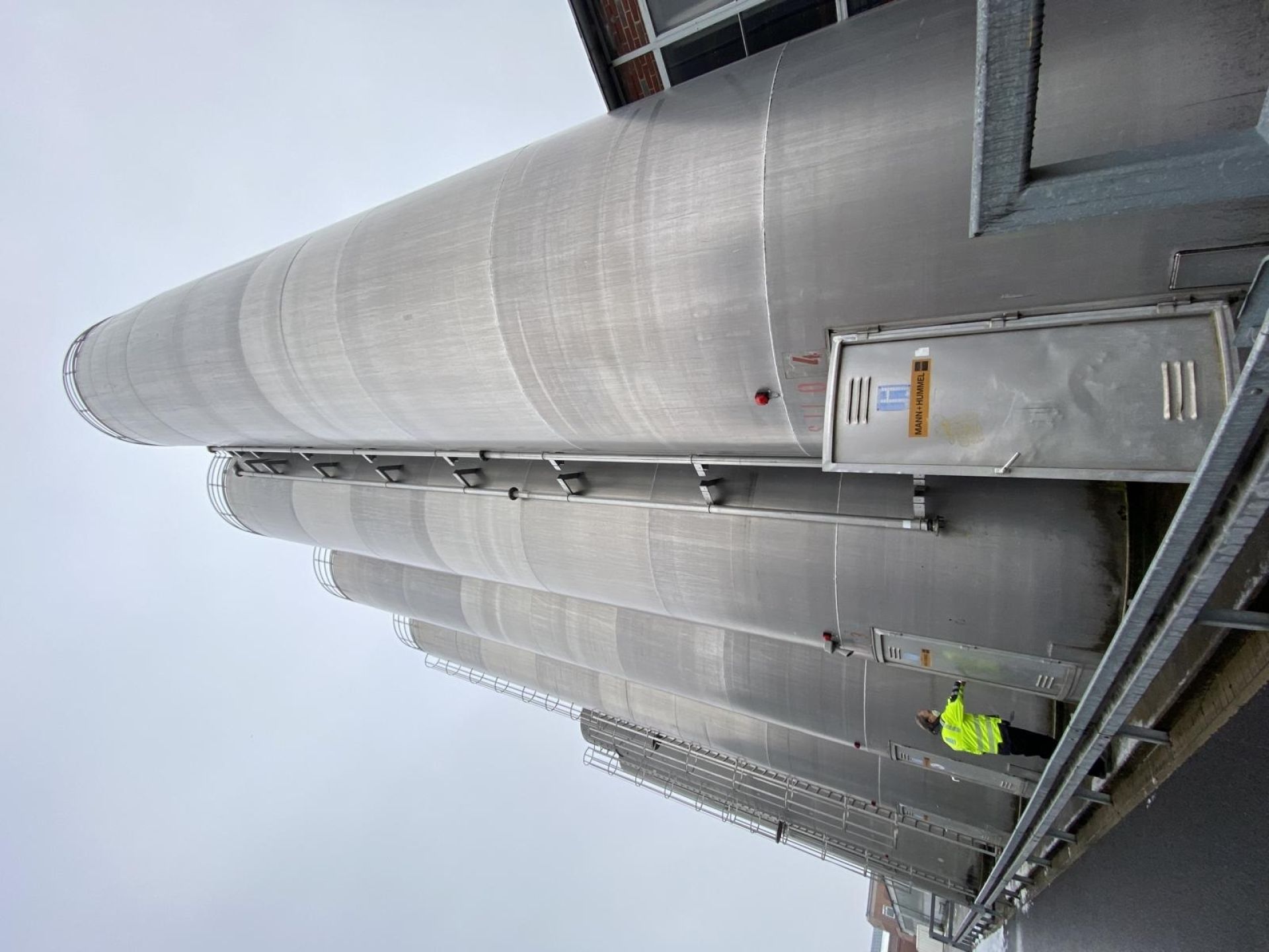 Aluminiumsilo auf Standzarge (1)