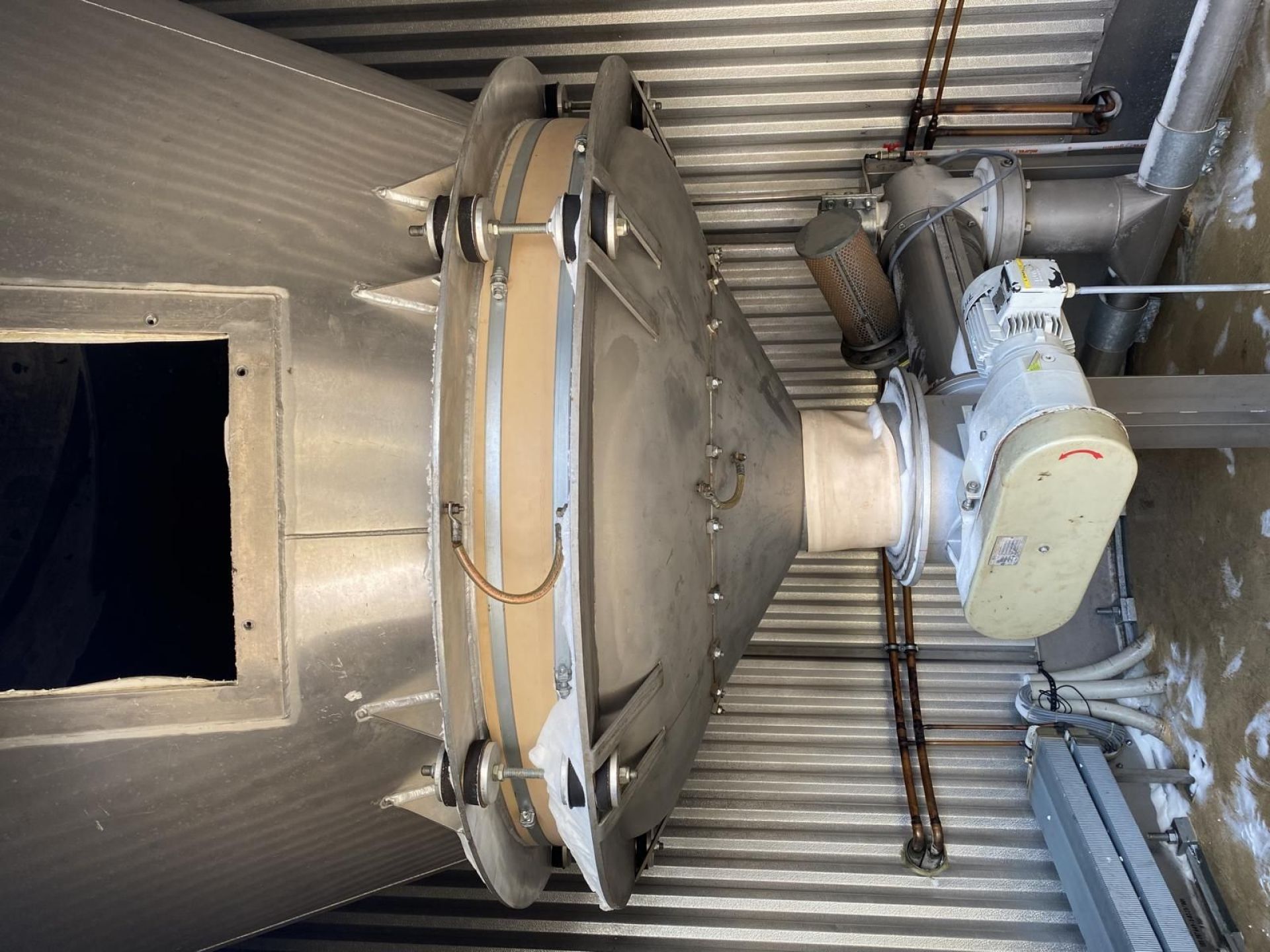 Aluminiumsilo mit langer Standzarge + Filterhaus (3)