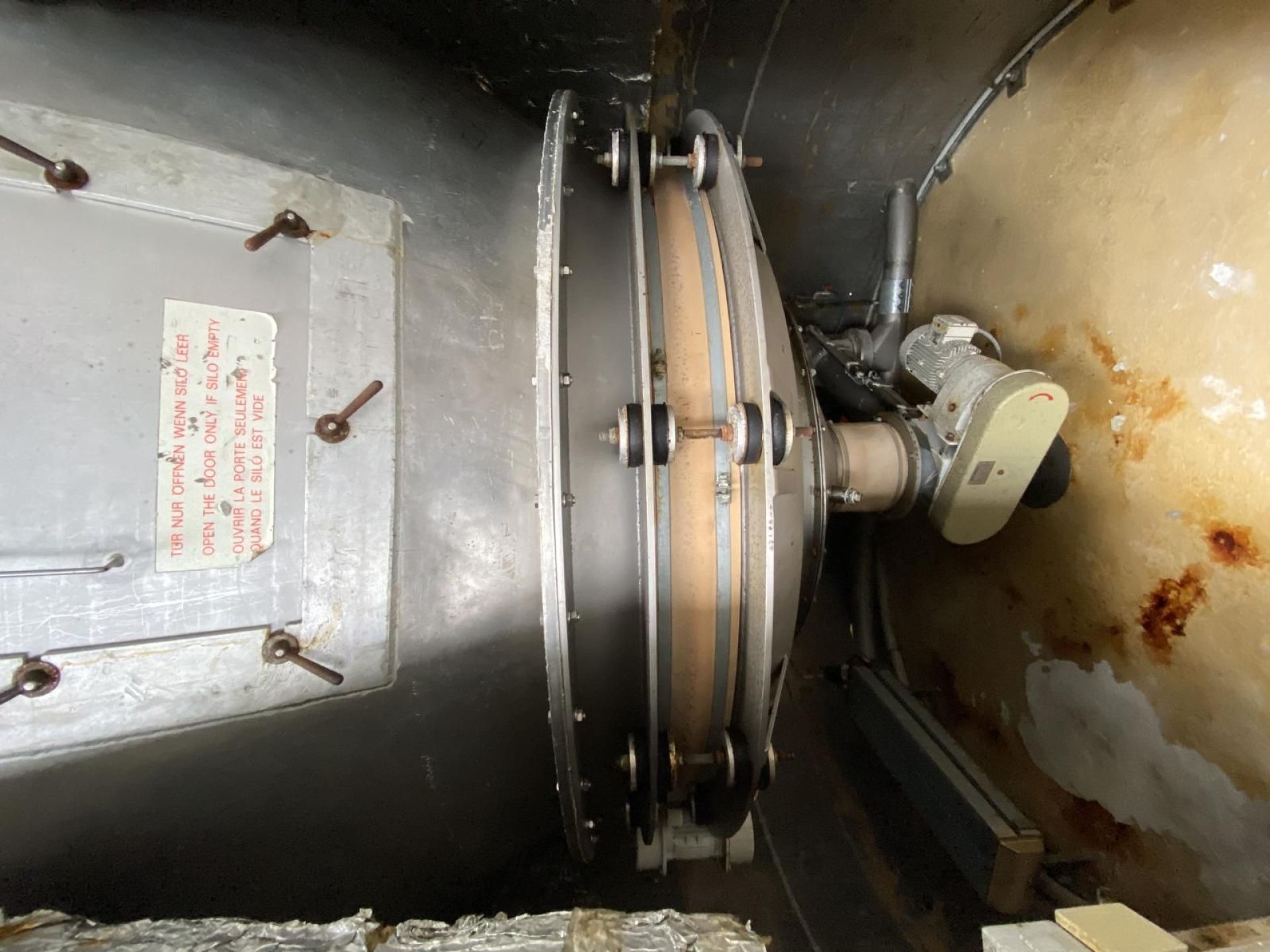 Aluminiumsilo mit langer Standzarge + Filterhaus (2)