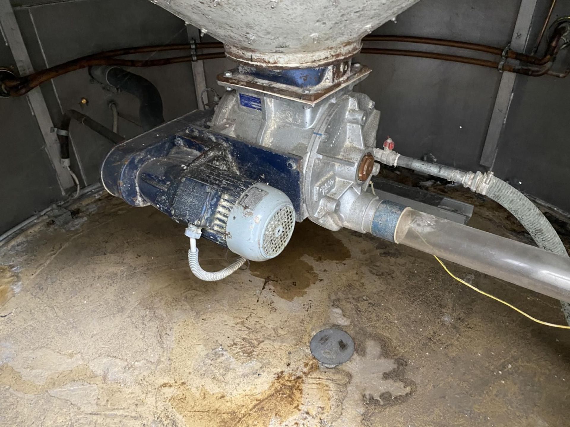 Aluminiumsilo mit langer Standzarge + Filterhaus (4)