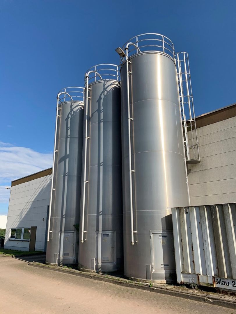 Aluminiumsilo mit langer Standzarge (1)