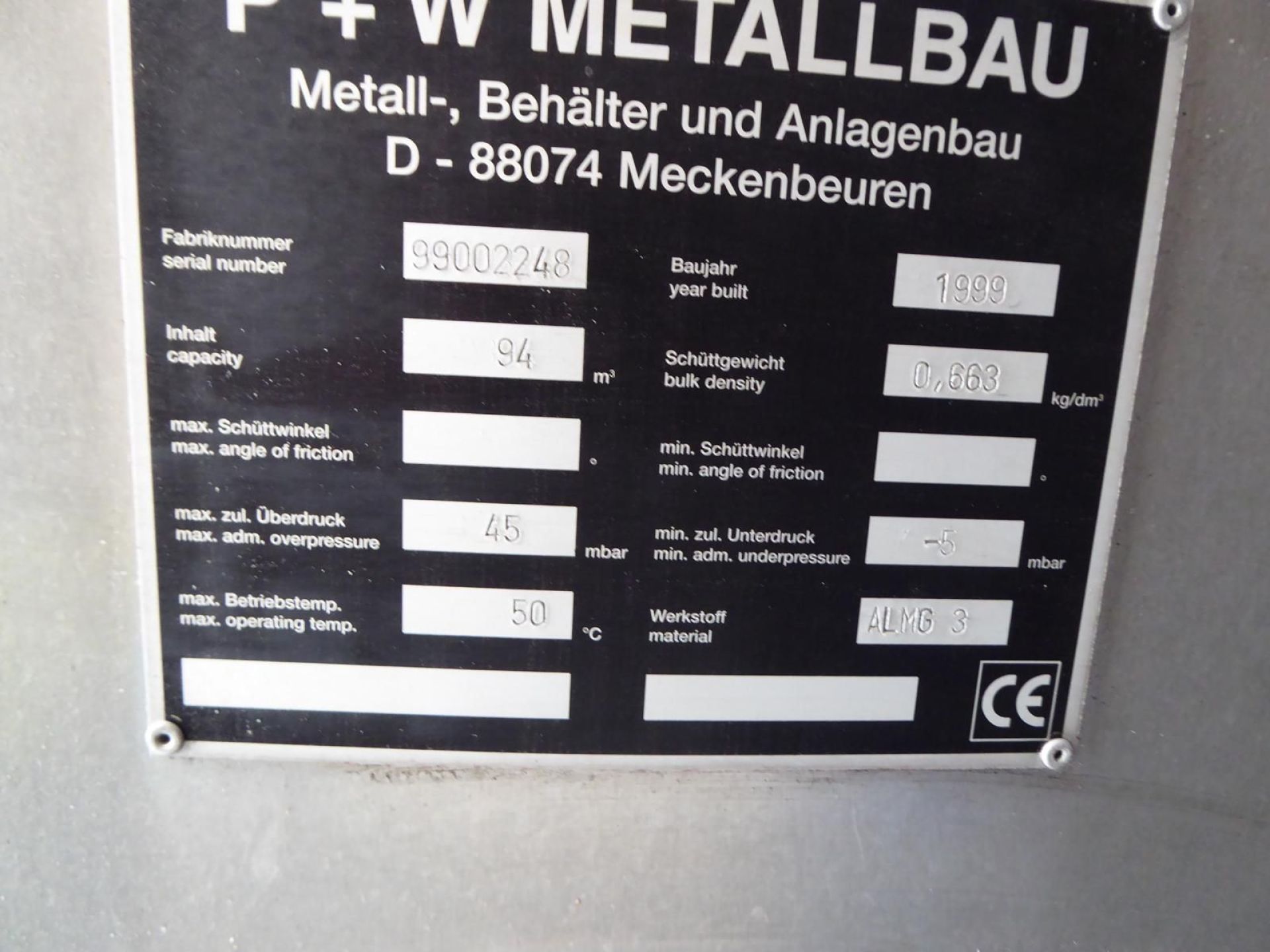 Aluminiumsilo, auf Fußring stehend (4)